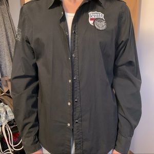 SOLD - Guess black long sleeve shirt with logo.